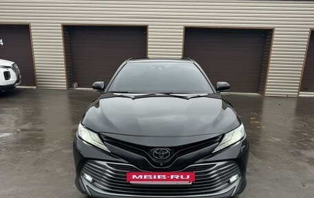 Toyota Camry, 2020 год, 3 300 000 рублей, 2 фотография