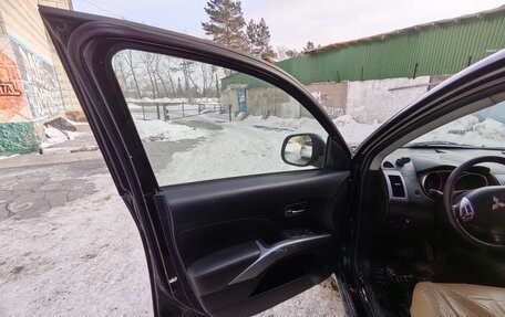 Mitsubishi Outlander III рестайлинг 3, 2008 год, 1 430 000 рублей, 9 фотография