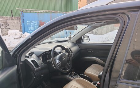 Mitsubishi Outlander III рестайлинг 3, 2008 год, 1 430 000 рублей, 10 фотография