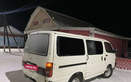 Toyota HiAce H100, 2000 год, 450 000 рублей, 3 фотография