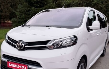 Toyota ProAce II, 2022 год, 4 000 000 рублей, 1 фотография