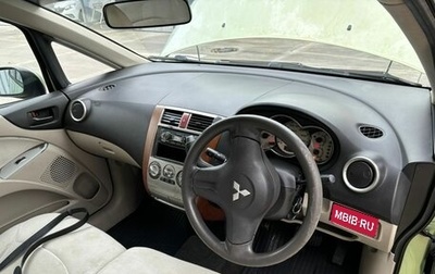 Mitsubishi Colt VI рестайлинг, 2004 год, 400 000 рублей, 1 фотография