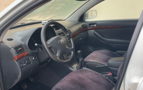 Toyota Avensis III рестайлинг, 2005 год, 600 000 рублей, 9 фотография