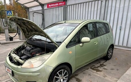 Mitsubishi Colt VI рестайлинг, 2004 год, 400 000 рублей, 2 фотография