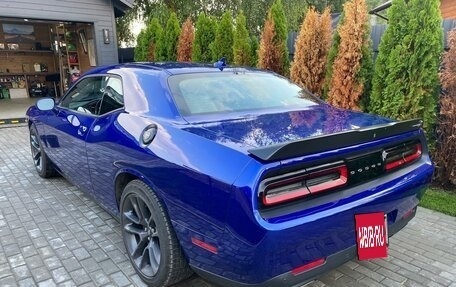 Dodge Challenger III рестайлинг 2, 2020 год, 5 500 000 рублей, 4 фотография