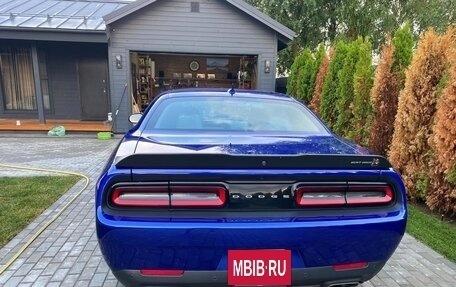 Dodge Challenger III рестайлинг 2, 2020 год, 5 500 000 рублей, 5 фотография