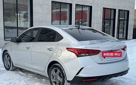 Hyundai Solaris II рестайлинг, 2021 год, 1 750 000 рублей, 9 фотография