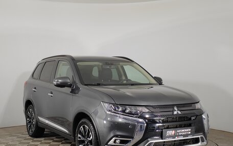 Mitsubishi Outlander III рестайлинг 3, 2021 год, 3 149 000 рублей, 3 фотография