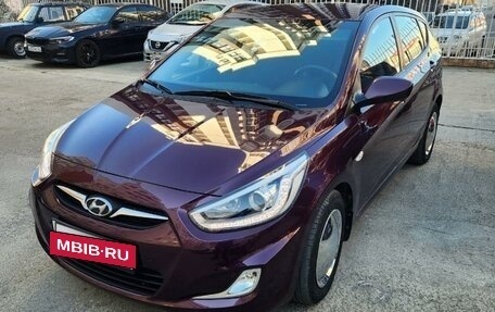 Hyundai Solaris II рестайлинг, 2012 год, 1 100 000 рублей, 2 фотография