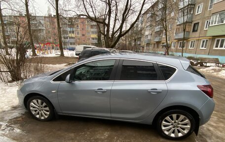 Opel Astra J, 2012 год, 900 000 рублей, 2 фотография