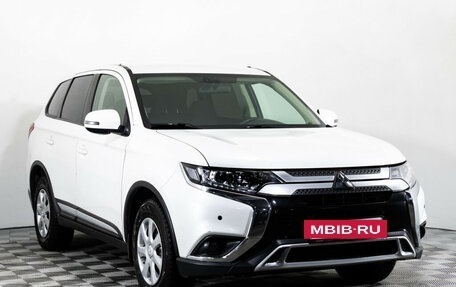 Mitsubishi Outlander III рестайлинг 3, 2018 год, 1 839 000 рублей, 3 фотография