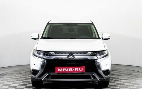 Mitsubishi Outlander III рестайлинг 3, 2018 год, 1 839 000 рублей, 2 фотография