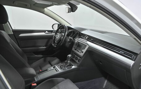 Volkswagen Passat B8 рестайлинг, 2015 год, 1 700 000 рублей, 18 фотография