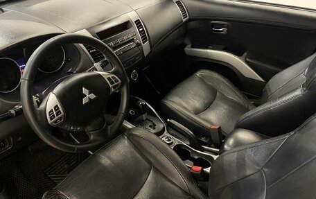 Mitsubishi Outlander III рестайлинг 3, 2011 год, 1 290 000 рублей, 7 фотография