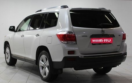 Toyota Highlander III, 2011 год, 2 090 000 рублей, 7 фотография