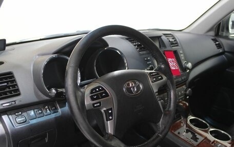 Toyota Highlander III, 2011 год, 2 090 000 рублей, 12 фотография