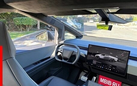 Tesla Cybertruck, 2025 год, 20 000 000 рублей, 9 фотография