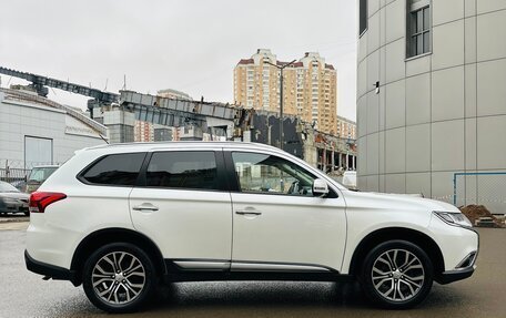 Mitsubishi Outlander III рестайлинг 3, 2016 год, 1 790 000 рублей, 9 фотография