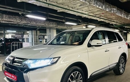 Mitsubishi Outlander III рестайлинг 3, 2016 год, 1 790 000 рублей, 29 фотография