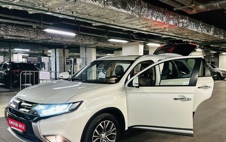 Mitsubishi Outlander III рестайлинг 3, 2016 год, 1 790 000 рублей, 37 фотография