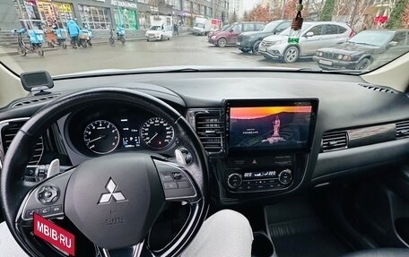 Mitsubishi Outlander III рестайлинг 3, 2016 год, 1 790 000 рублей, 26 фотография