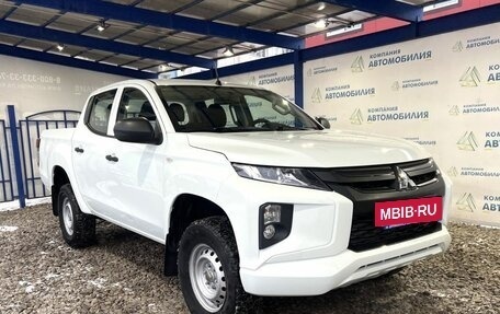 Mitsubishi L200 IV рестайлинг, 2020 год, 2 599 000 рублей, 7 фотография