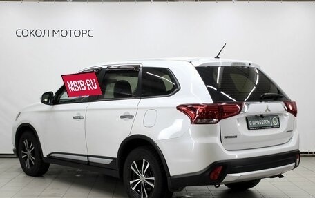 Mitsubishi Outlander III рестайлинг 3, 2015 год, 1 799 000 рублей, 2 фотография