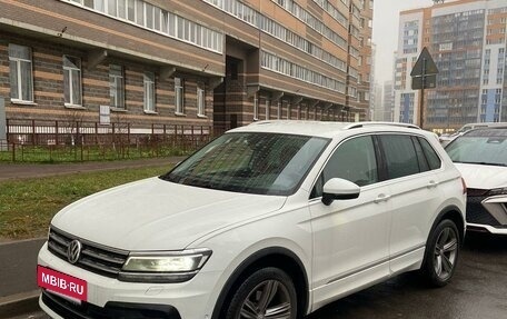 Volkswagen Tiguan II, 2020 год, 3 399 000 рублей, 2 фотография