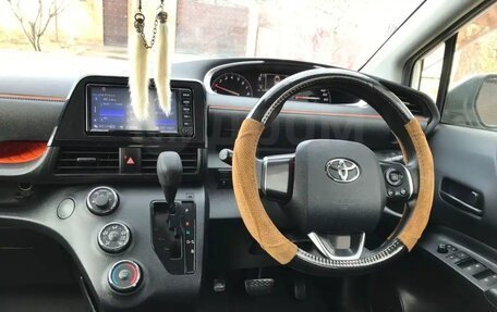 Toyota Sienta II, 2017 год, 1 750 000 рублей, 16 фотография