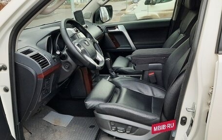 Toyota Land Cruiser Prado 150 рестайлинг 2, 2015 год, 4 000 000 рублей, 9 фотография