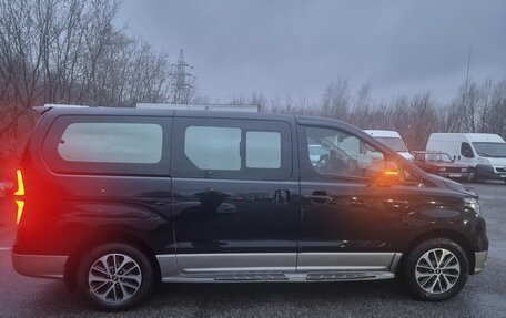 Hyundai Grand Starex Grand Starex I рестайлинг 2, 2019 год, 4 200 000 рублей, 3 фотография