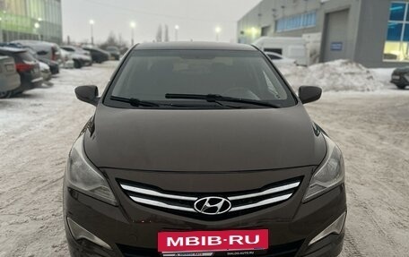 Hyundai Solaris II рестайлинг, 2015 год, 880 000 рублей, 2 фотография