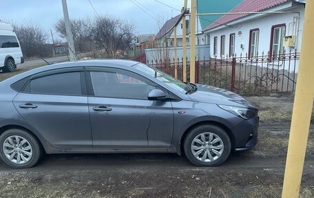 Hyundai Solaris II рестайлинг, 2021 год, 1 600 000 рублей, 2 фотография