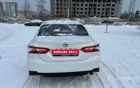 Toyota Camry, 2019 год, 3 150 000 рублей, 2 фотография