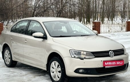 Volkswagen Jetta VI, 2013 год, 980 000 рублей, 3 фотография