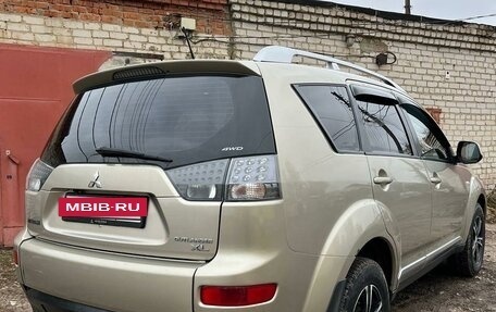 Mitsubishi Outlander III рестайлинг 3, 2007 год, 750 000 рублей, 4 фотография