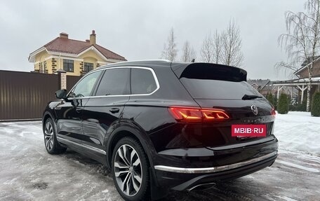 Volkswagen Touareg III, 2019 год, 4 950 000 рублей, 3 фотография