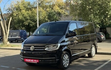 Volkswagen Multivan T6 рестайлинг, 2019 год, 4 600 000 рублей, 2 фотография