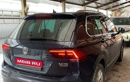 Volkswagen Tiguan II, 2017 год, 2 098 000 рублей, 2 фотография