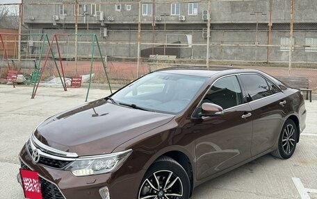 Toyota Camry, 2017 год, 2 630 000 рублей, 2 фотография