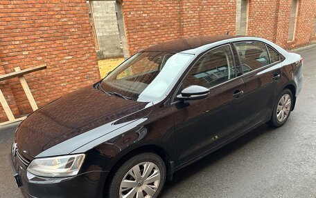 Volkswagen Jetta VI, 2011 год, 947 000 рублей, 2 фотография