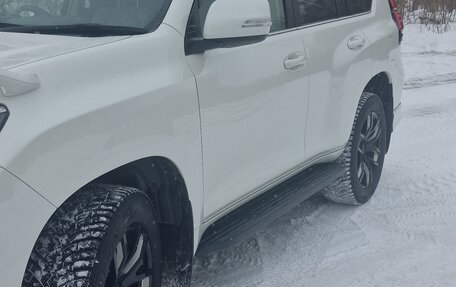 Toyota Land Cruiser Prado 150 рестайлинг 2, 2019 год, 5 700 000 рублей, 24 фотография