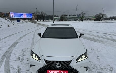 Lexus ES VII, 2019 год, 4 450 000 рублей, 1 фотография