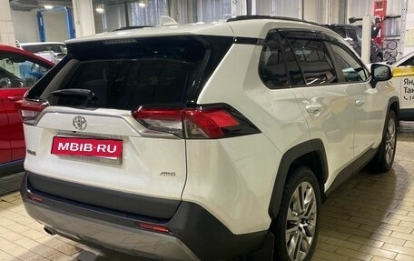 Toyota RAV4, 2022 год, 4 197 000 рублей, 4 фотография