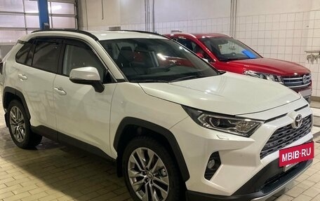 Toyota RAV4, 2022 год, 4 197 000 рублей, 3 фотография