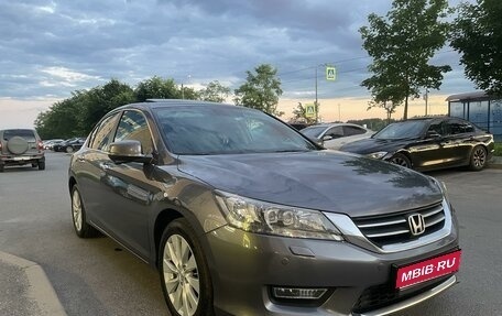 Honda Accord IX рестайлинг, 2013 год, 1 750 000 рублей, 1 фотография