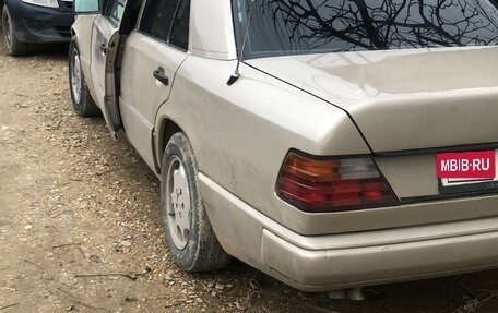 Mercedes-Benz E-Класс, 1992 год, 450 000 рублей, 5 фотография