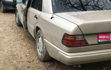 Mercedes-Benz E-Класс, 1992 год, 450 000 рублей, 2 фотография