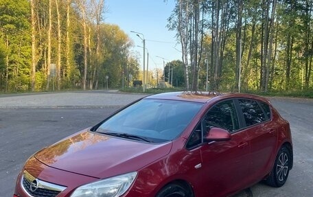 Opel Astra J, 2010 год, 770 000 рублей, 1 фотография