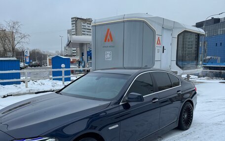 BMW 5 серия, 2012 год, 1 400 000 рублей, 2 фотография